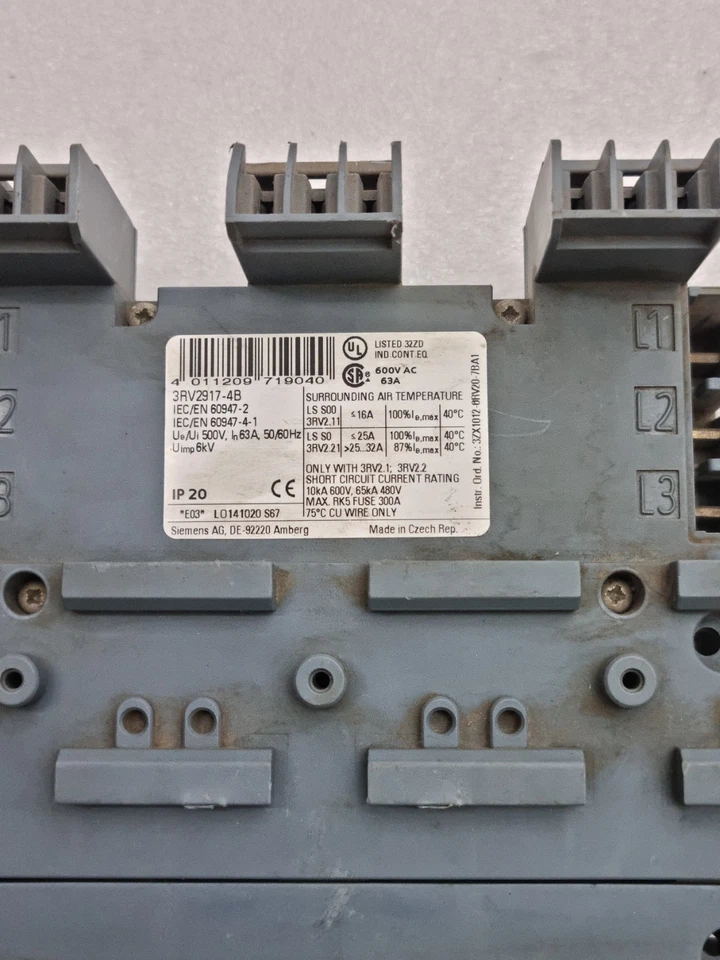Siemens 3RV2917-4B Bsbar/Power Distribution Base Block for 3RV2